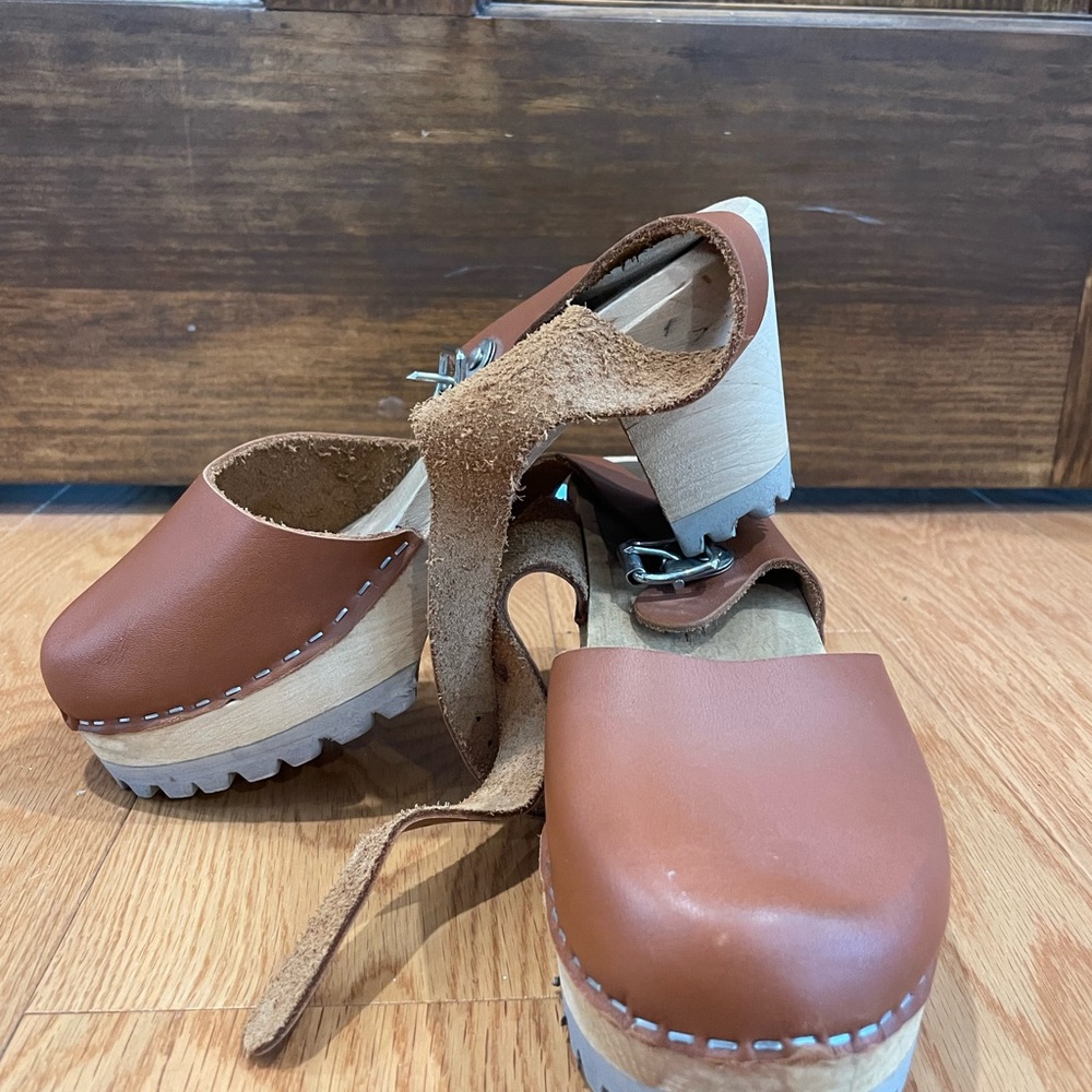 MIA Abba Brown Leather Wood-Block Clog Heels - Picture 2 of 6